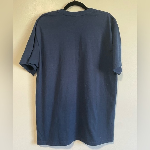 BNWOT Navy Blue & Vibrant Red Cancun Graphic T Shirt - Picture 4 of 4